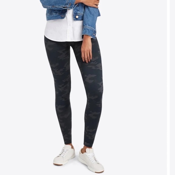 SPANX seamless camo leggings look at me now black size small - Picture 2 of 7